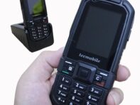 Tecmobile TEC Водонепроницаемая клавиатура Мобильный телефон 1800 мАч MP3 SOS Кнопка Передняя задняя камера Мощный фонарик Мобильный телефон чёрный